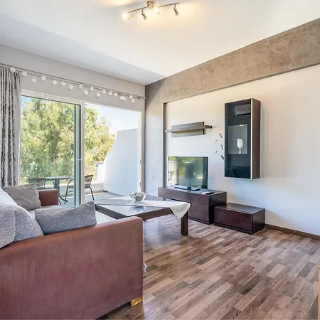 Aristos Garden Apartment *